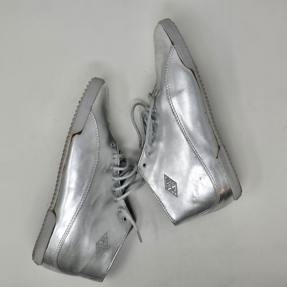 Vintage 1993 Silver Metallic LA Gear Sneakers 7 - Picture 4 of 11